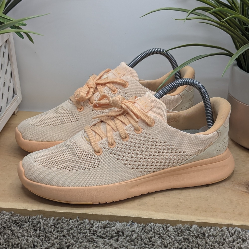 Kizik Melon Slip On Women's Size 8 Comfort Shoes Sneakers